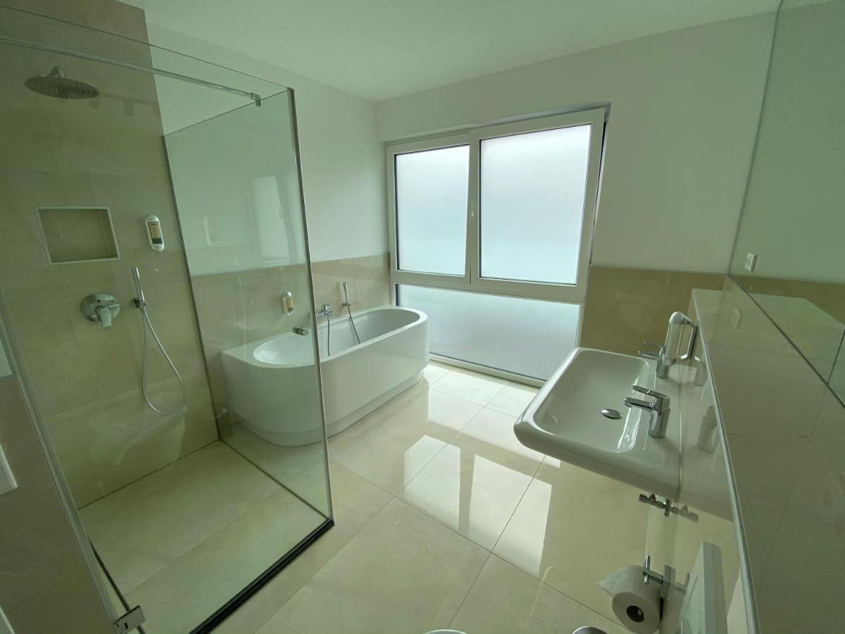 Sleep Inn Duesseldorf Suites Esterno foto